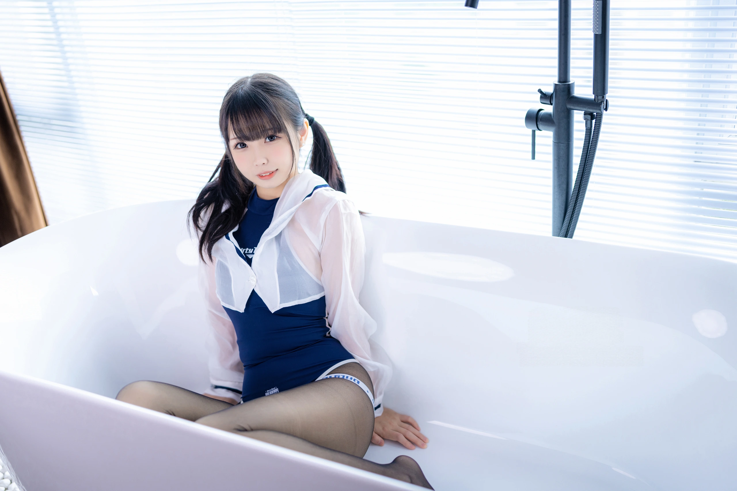 碧波 浴缸-十万珍吱伏特 [54张]-美图千千(在线看图)美图千千