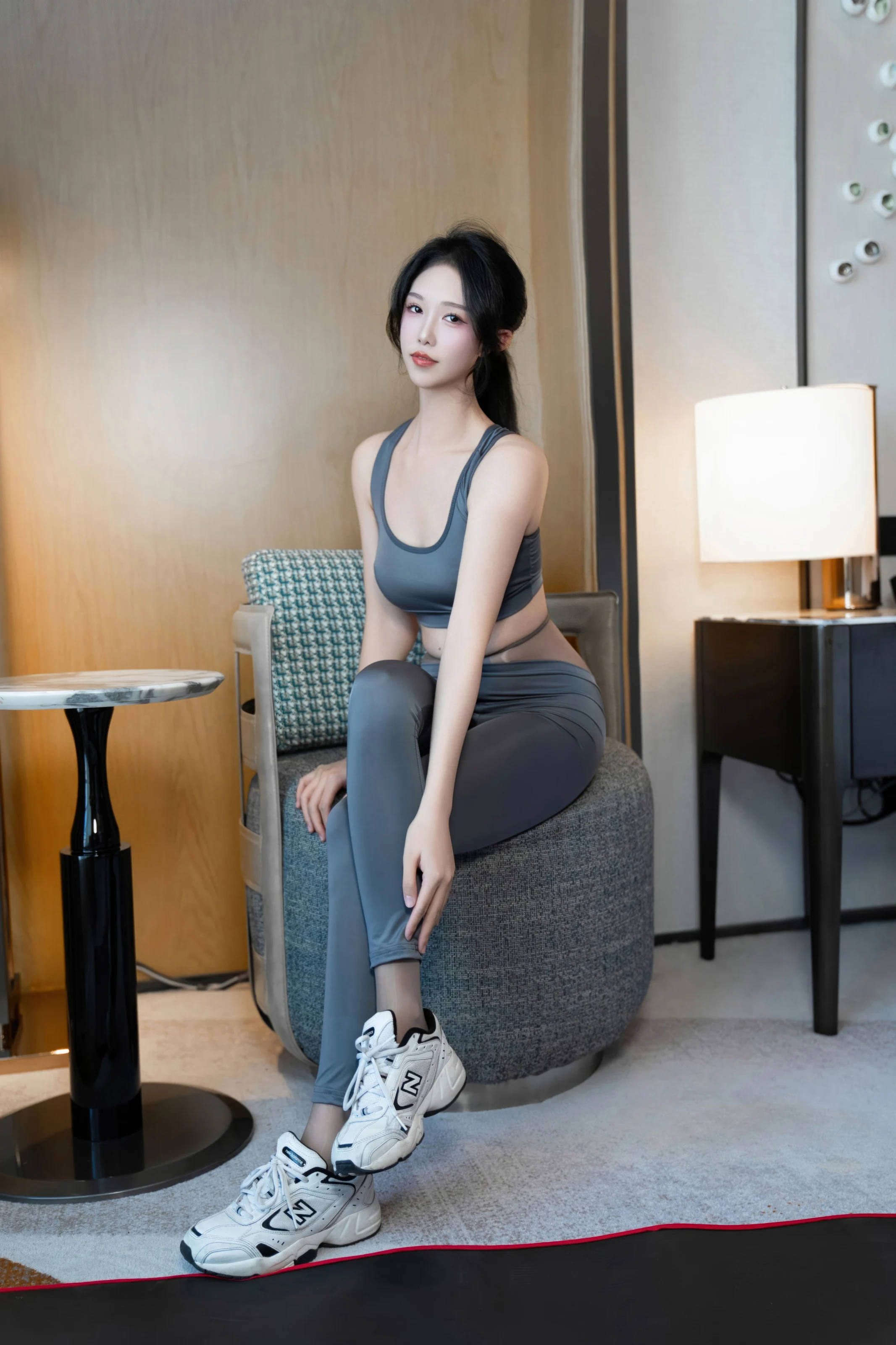 图片[7]-美图千千(在线看图)灰色瑜伽服-抖娘利世 [38张]-美图千千(在线看图)美图千千