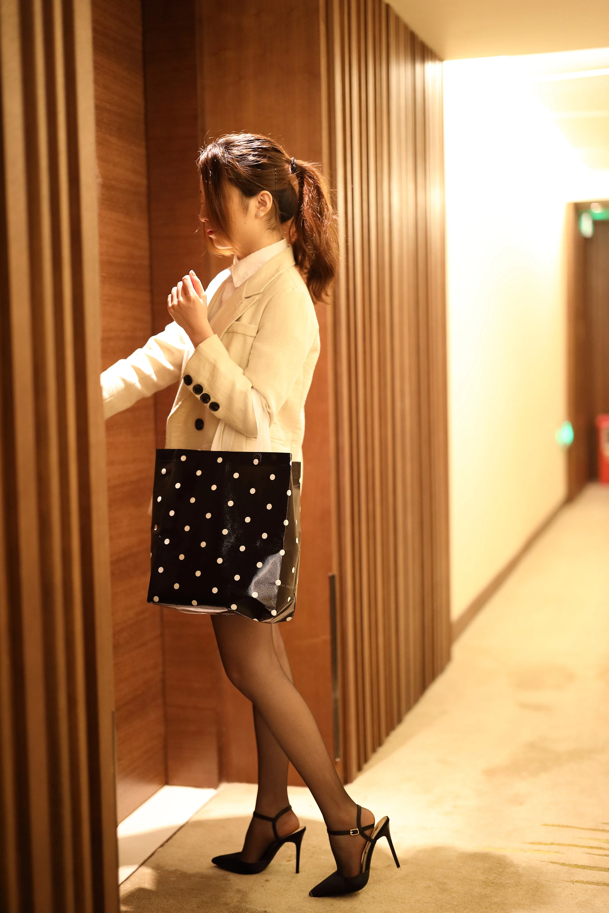 图片[6]-美图千千(在线看图)街拍-丝袜调查员 [58张]-美图千千(在线看图)美图千千