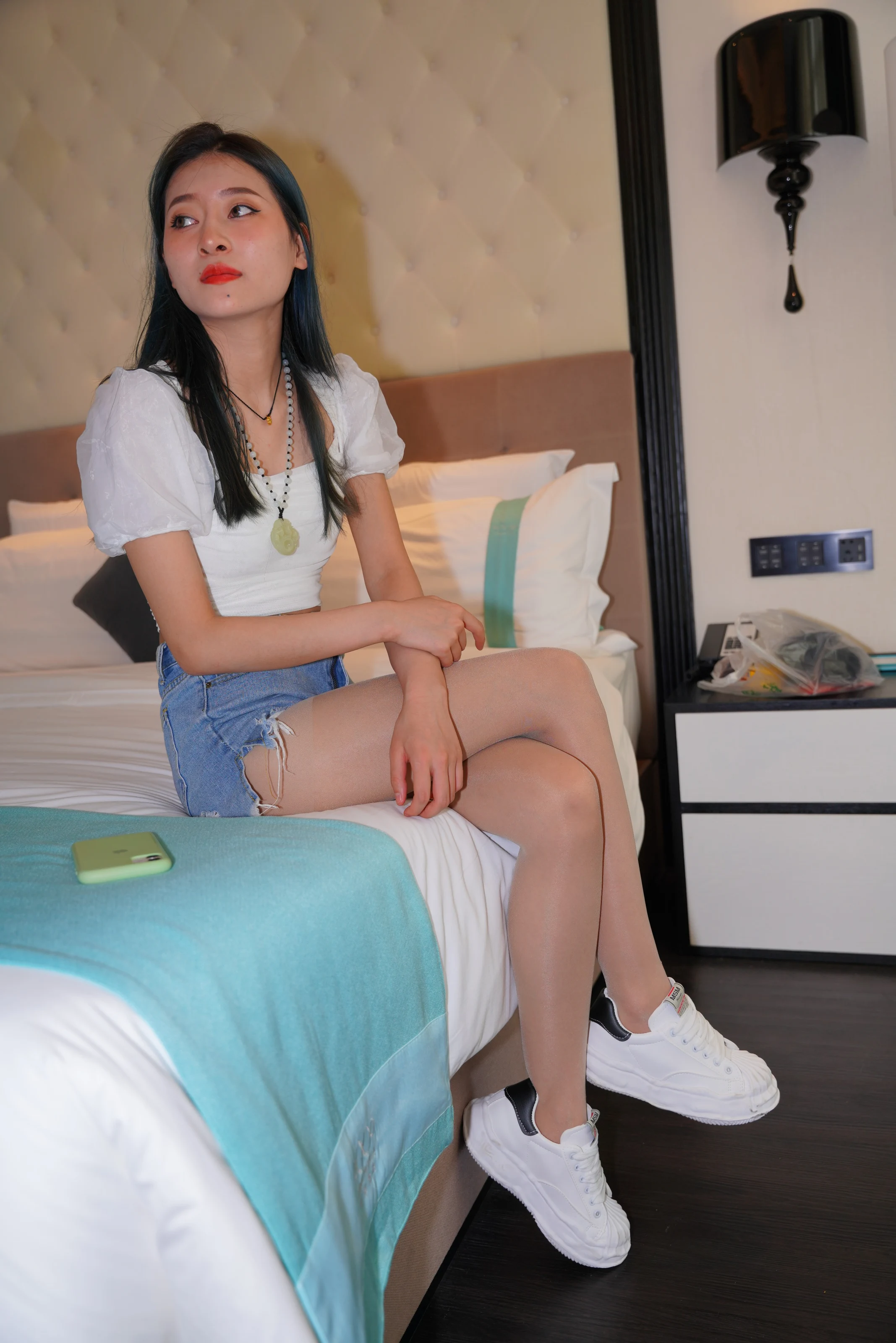 图片[2]-美图千千(在线看图)街拍-超极品紧身牛仔热裤 [60张]-美图千千(在线看图)美图千千